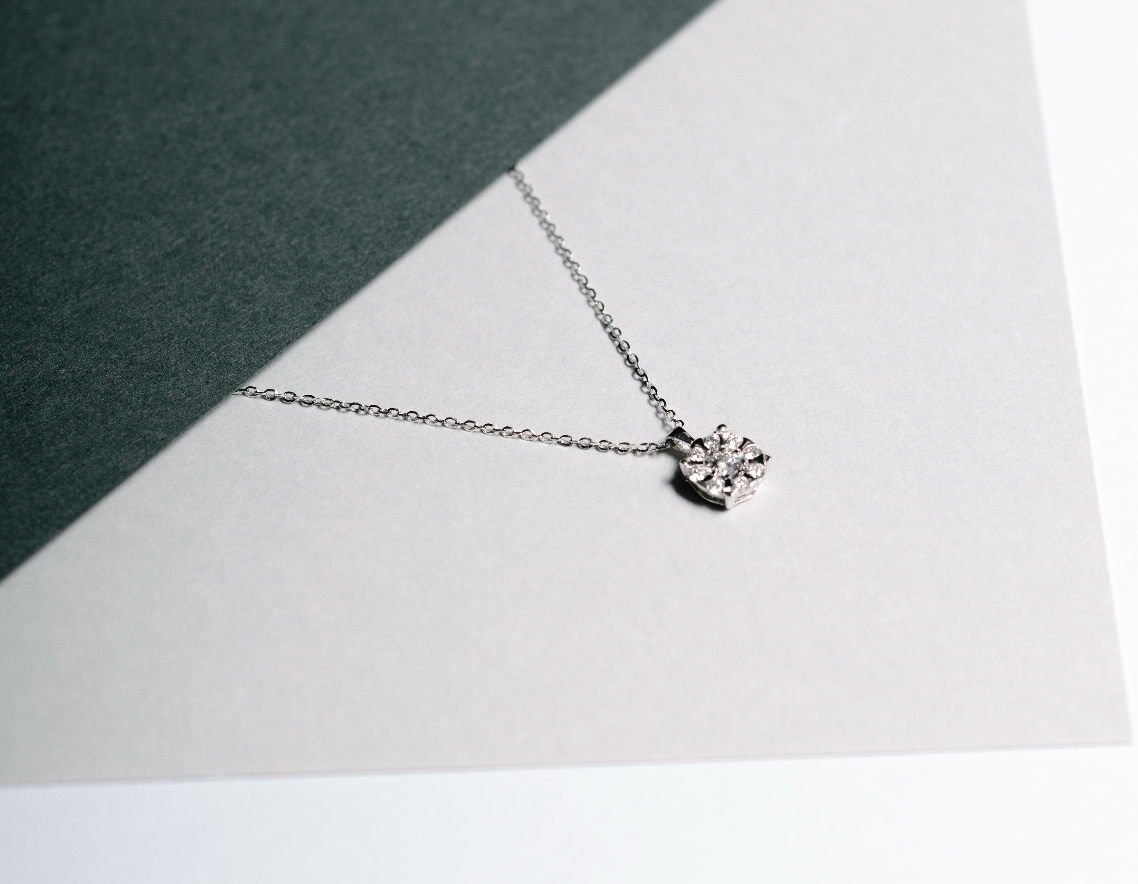 COLLANA MAGIC IN ORO 18 KT CON DIAMANTI