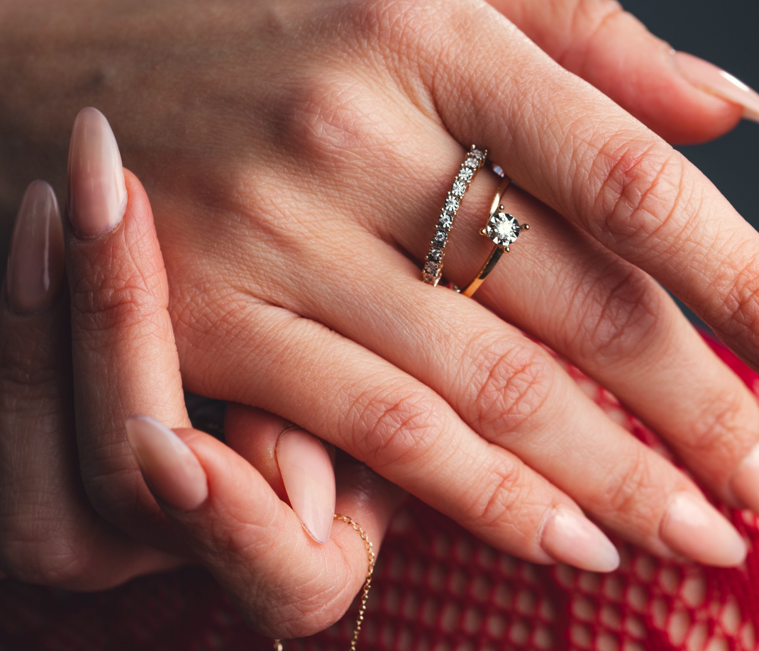 ANELLO VERETTA IN ORO 18 KT CON DIAMANTI