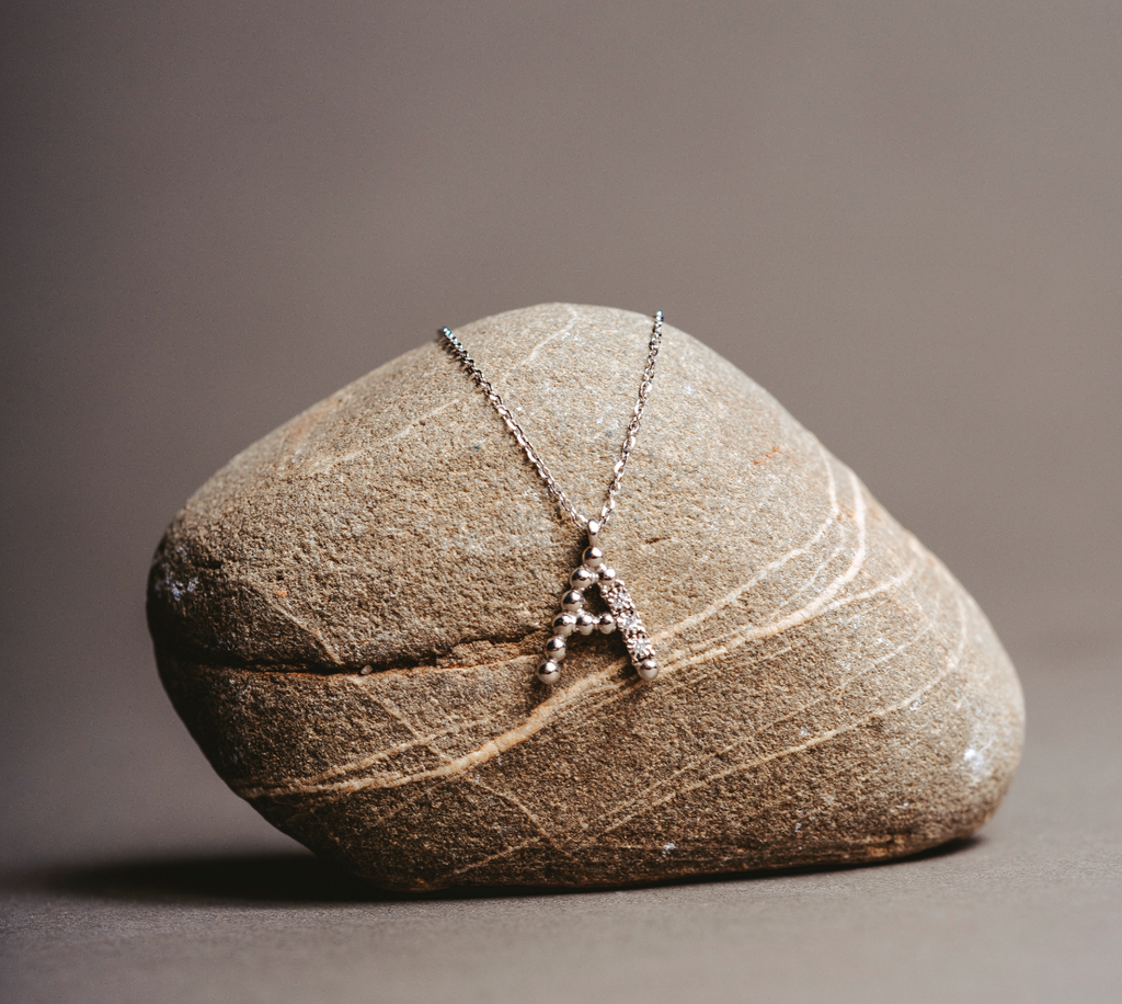 COLLANA LETTERING BRILLANTI CT 0,02  DISPONIBILE SIA ORO BIANCO CHE ORO