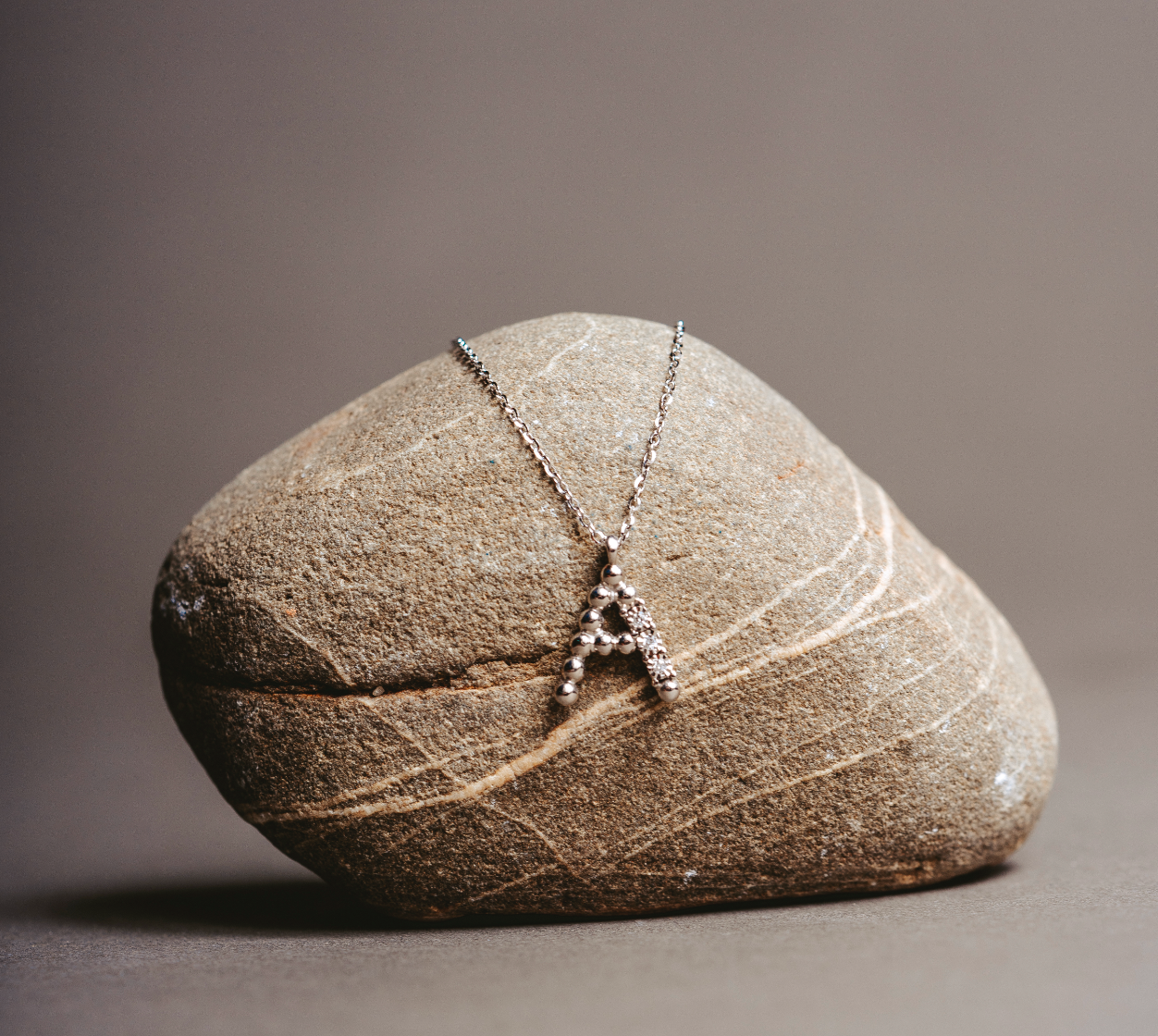 COLLANA LETTERING BRILLANTI CT 0,02  DISPONIBILE SIA ORO BIANCO CHE ORO